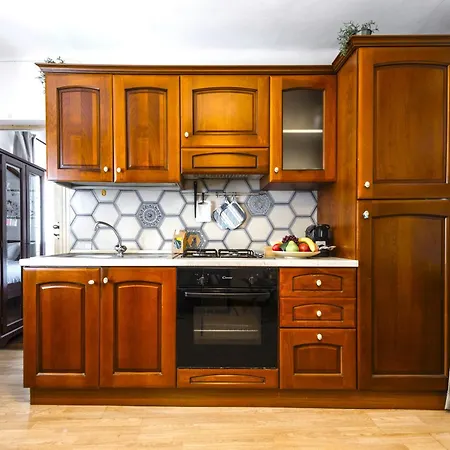 Hostly - La Spina Apartment