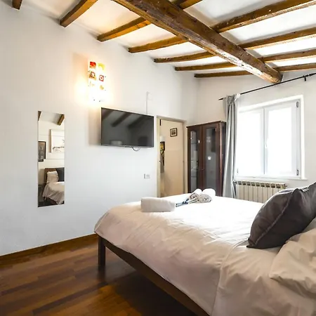 Hostly - La Spina شقة